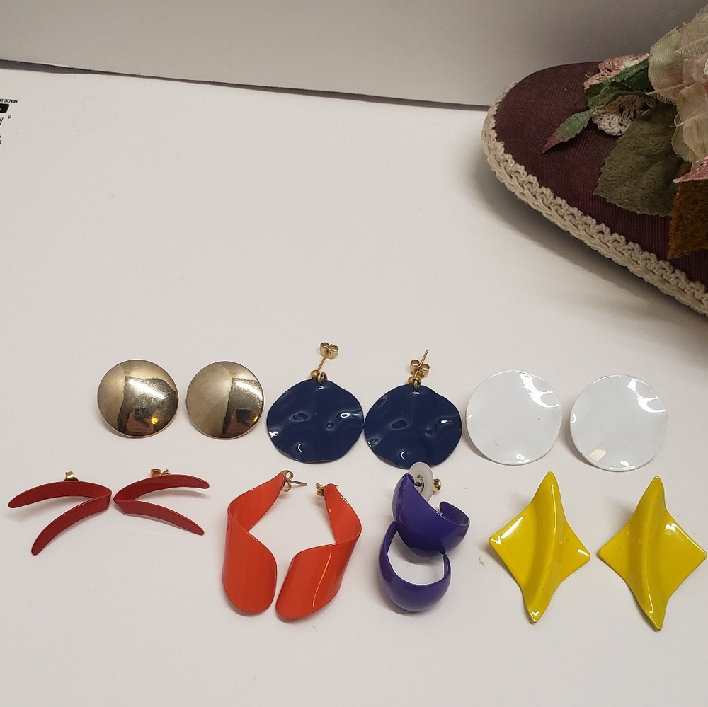 7 Pairs of Unique Vintage Abstract Earrings - Picture 7 of 11